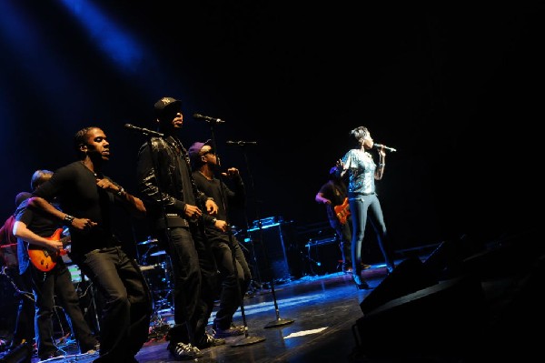 Estelle at the Bass Concert Hall