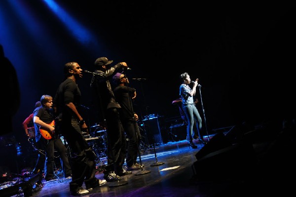 Estelle at the Bass Concert Hall