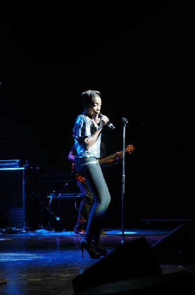 Estelle at the Bass Concert Hall