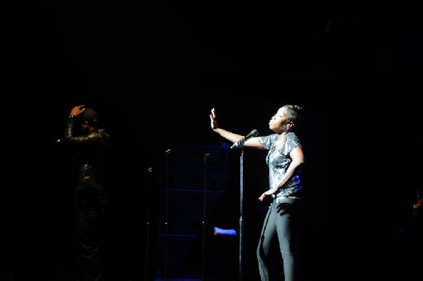 Estelle at the Bass Concert Hall