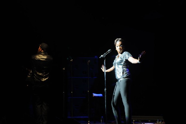 Estelle at the Bass Concert Hall