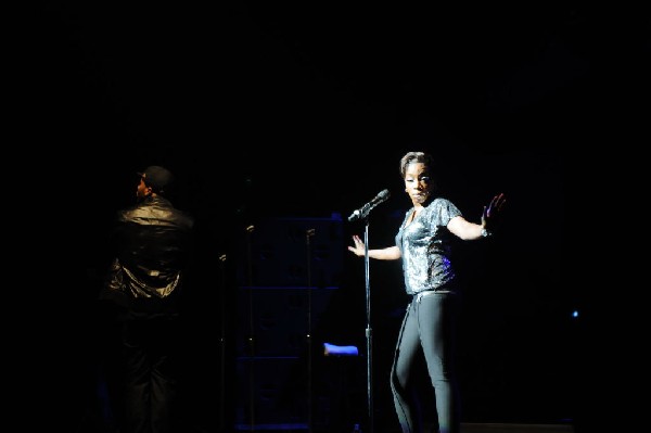 Estelle at the Bass Concert Hall