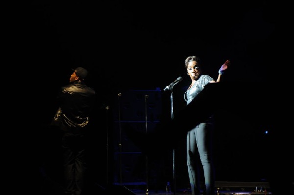 Estelle at the Bass Concert Hall