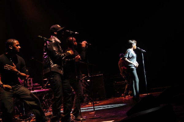 Estelle at the Bass Concert Hall