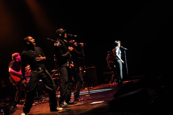 Estelle at the Bass Concert Hall