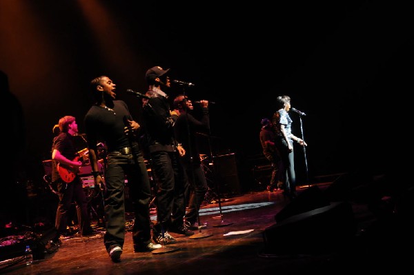 Estelle at the Bass Concert Hall