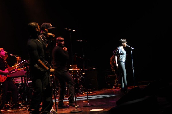 Estelle at the Bass Concert Hall