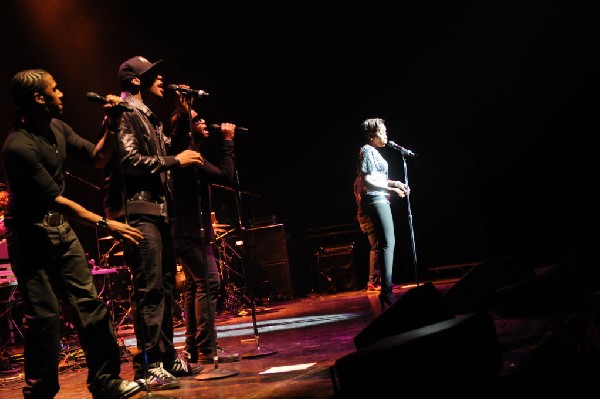 Estelle at the Bass Concert Hall