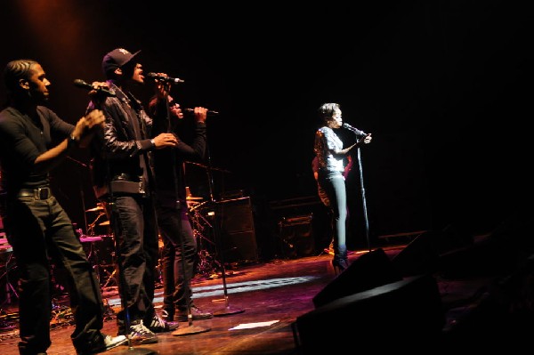 Estelle at the Bass Concert Hall