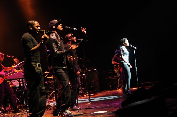 Estelle at the Bass Concert Hall