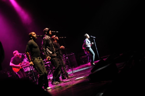 Estelle at the Bass Concert Hall