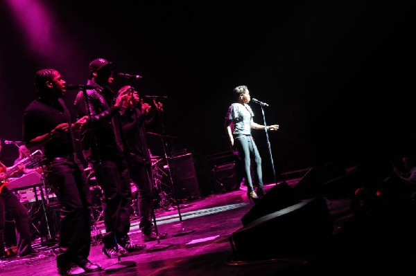 Estelle at the Bass Concert Hall