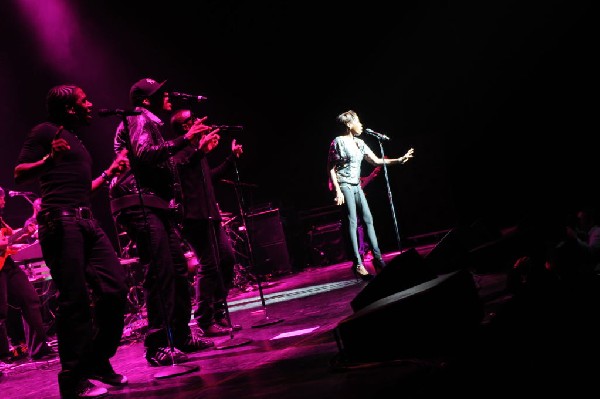 Estelle at the Bass Concert Hall