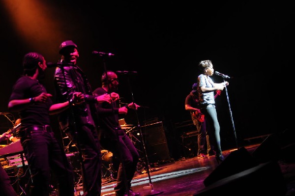 Estelle at the Bass Concert Hall