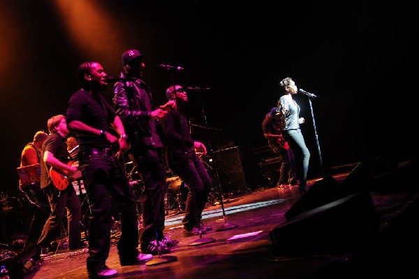 Estelle at the Bass Concert Hall