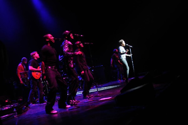 Estelle at the Bass Concert Hall