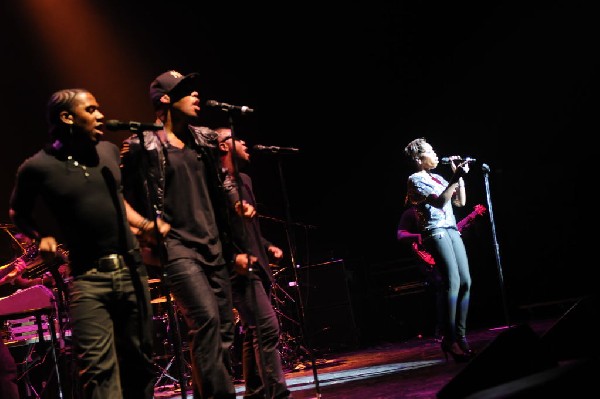 Estelle at the Bass Concert Hall