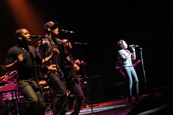 Estelle at the Bass Concert Hall