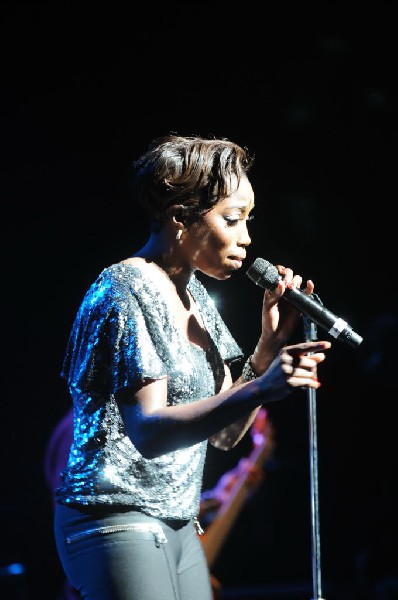 Estelle at the Bass Concert Hall