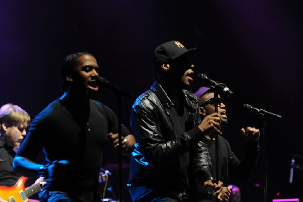 Estelle at the Bass Concert Hall