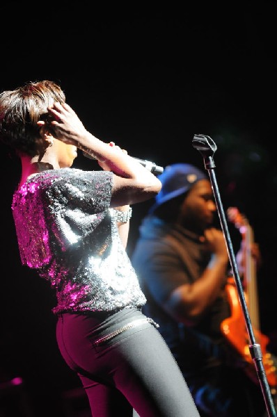 Estelle at the Bass Concert Hall