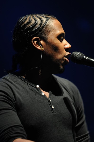 Estelle at the Bass Concert Hall