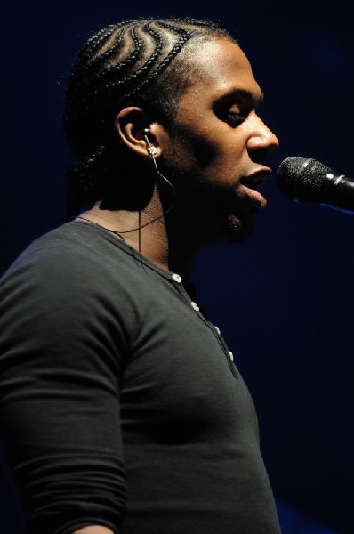 Estelle at the Bass Concert Hall