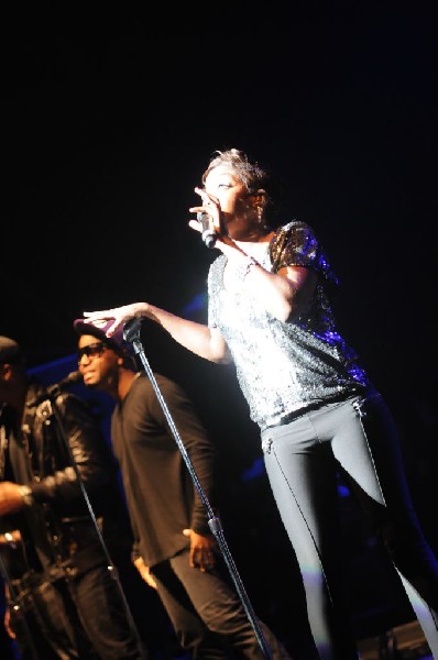 Estelle at the Bass Concert Hall