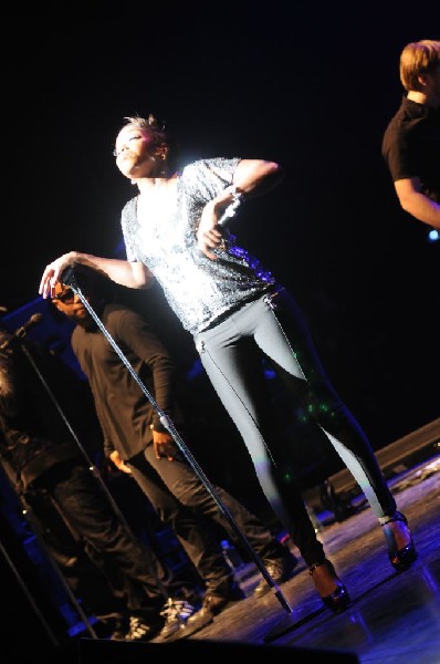 Estelle at the Bass Concert Hall