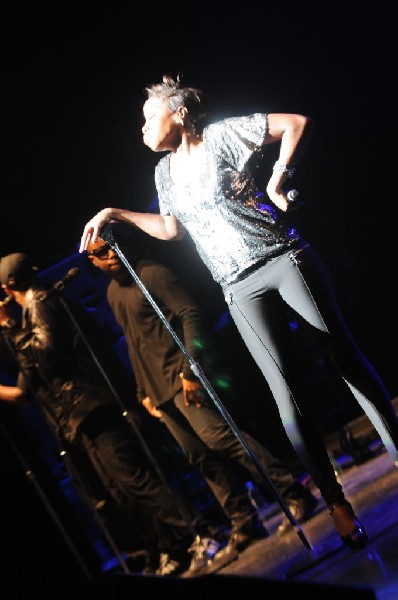 Estelle at the Bass Concert Hall