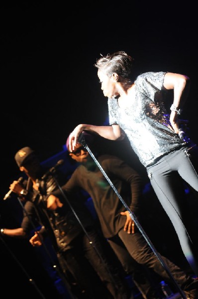 Estelle at the Bass Concert Hall