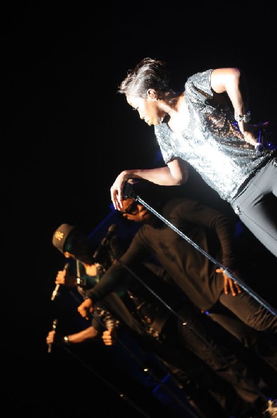 Estelle at the Bass Concert Hall