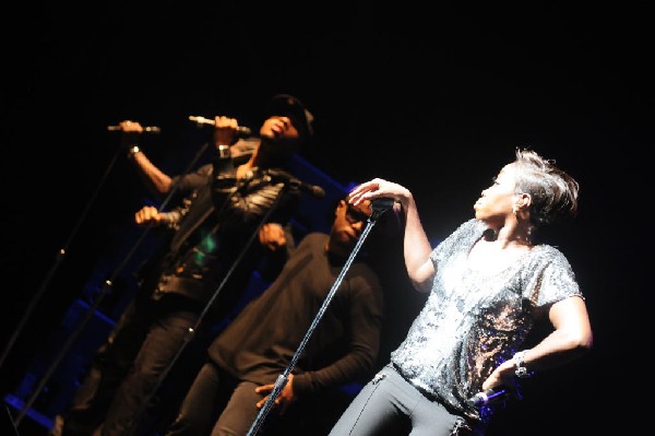 Estelle at the Bass Concert Hall