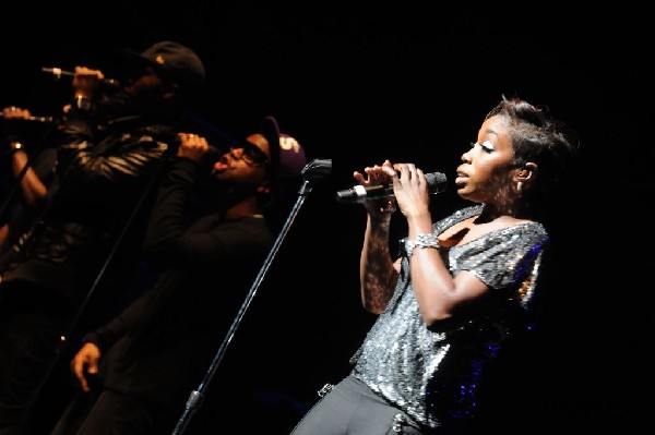 Estelle at the Bass Concert Hall