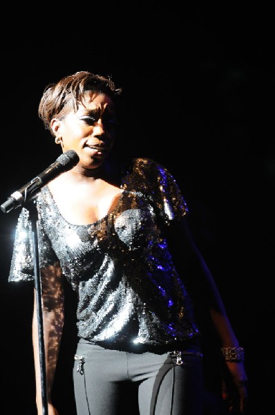 Estelle at the Bass Concert Hall