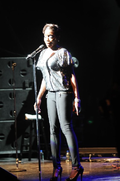 Estelle at the Bass Concert Hall