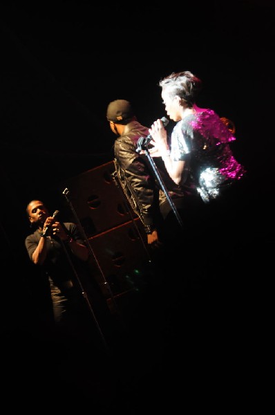 Estelle at the Bass Concert Hall