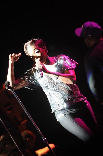 Estelle at the Bass Concert Hall