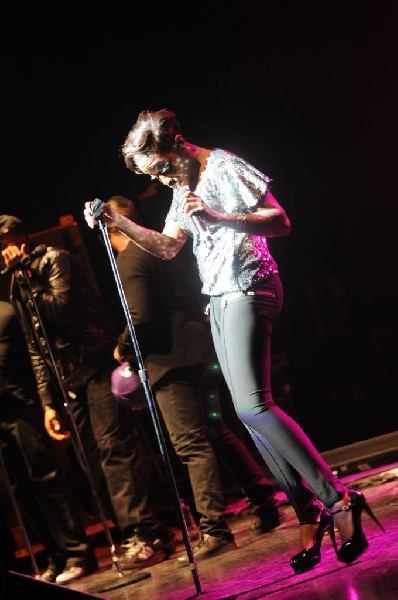 Estelle at the Bass Concert Hall