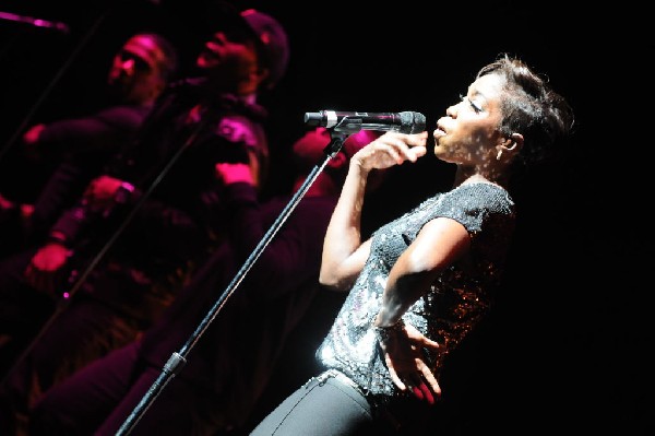 Estelle at the Bass Concert Hall