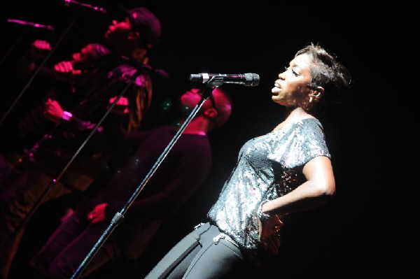 Estelle at the Bass Concert Hall