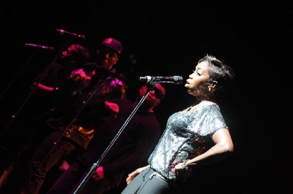 Estelle at the Bass Concert Hall