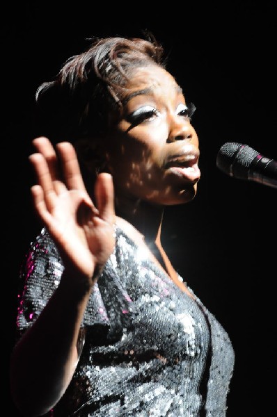 Estelle at the Bass Concert Hall