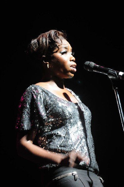 Estelle at the Bass Concert Hall