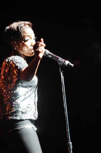 Estelle at the Bass Concert Hall