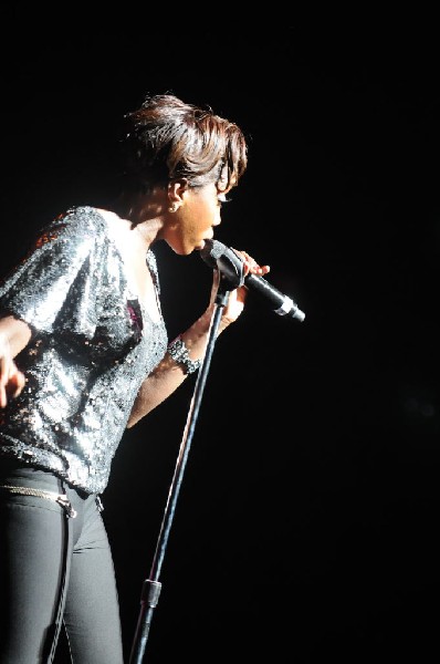 Estelle at the Bass Concert Hall