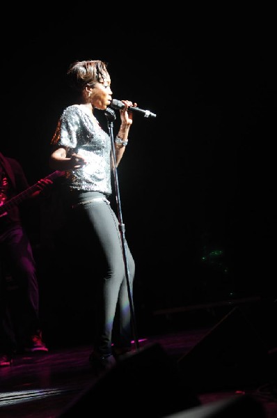 Estelle at the Bass Concert Hall