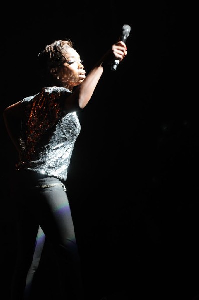 Estelle at the Bass Concert Hall