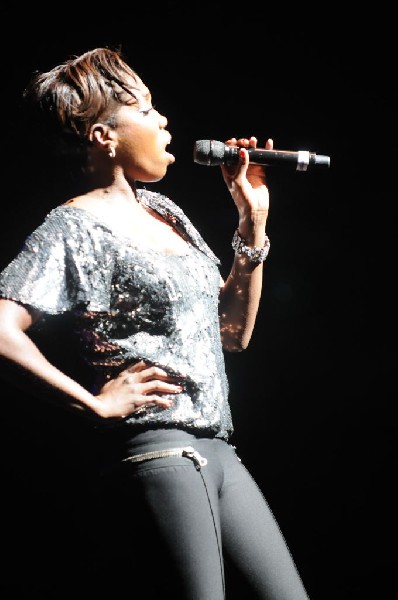 Estelle at the Bass Concert Hall