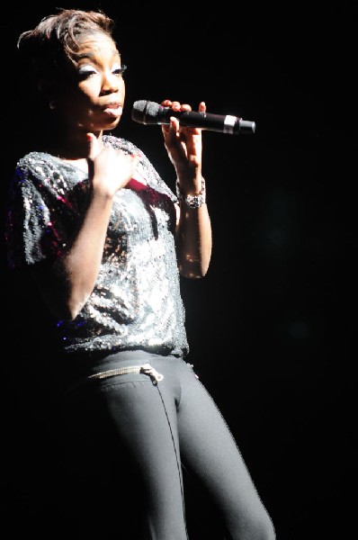 Estelle at the Bass Concert Hall